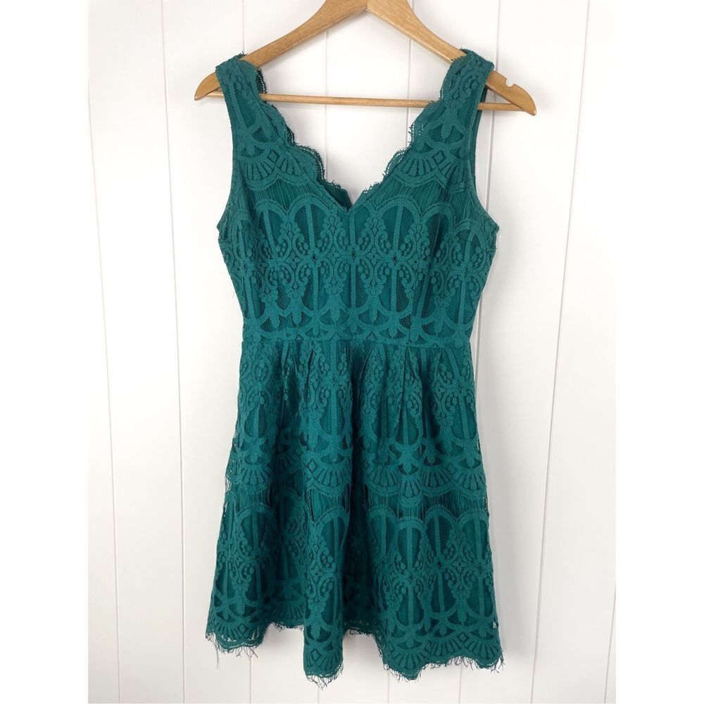 BB Dakota Stunning Emerald Green Sleeveless‎ Lace Mini Dress 6